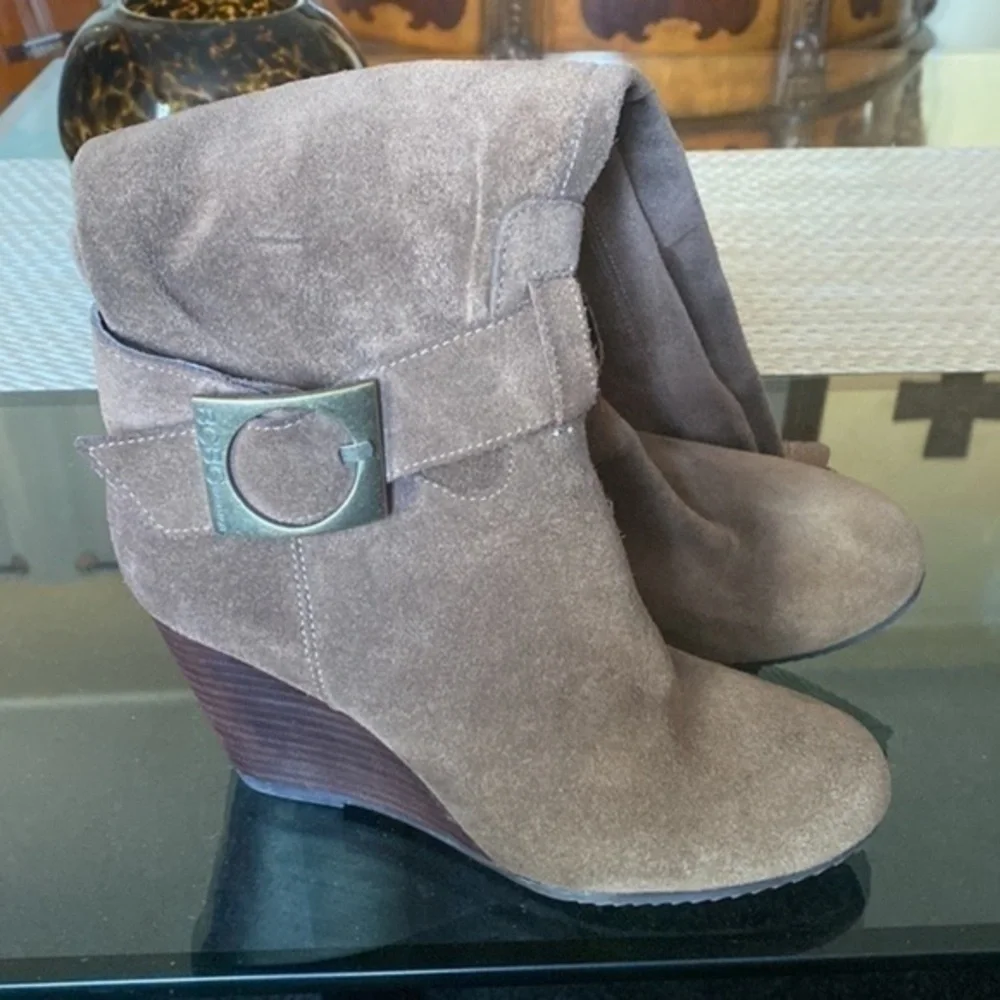 BCBG SUEDE BROWN BOOTS SIZE 6.5/36